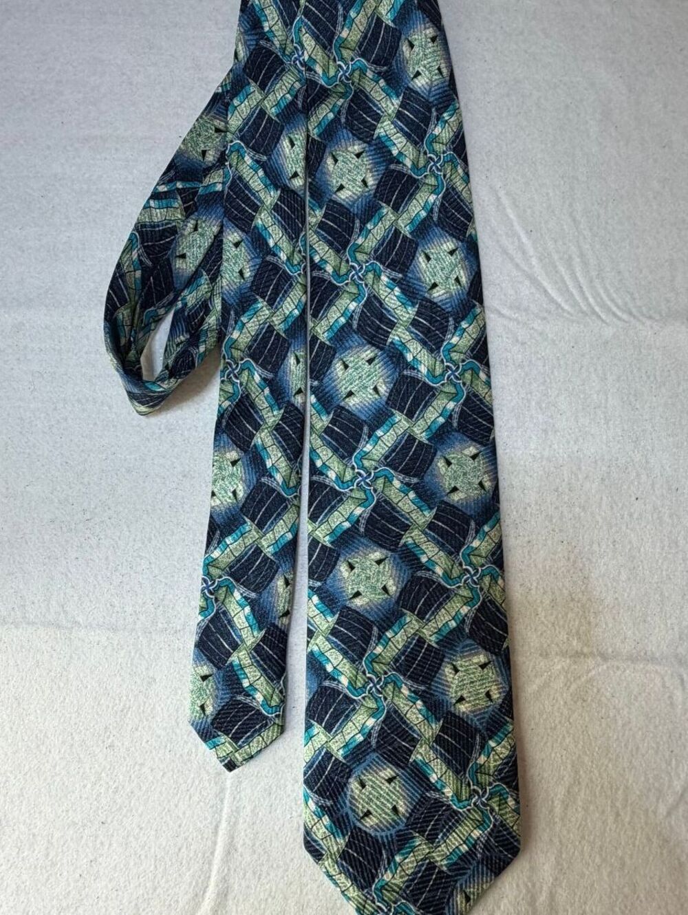 Vintage Brioni Men's 100% Silk Handmade Italy Gold Chain Blue Green Tie